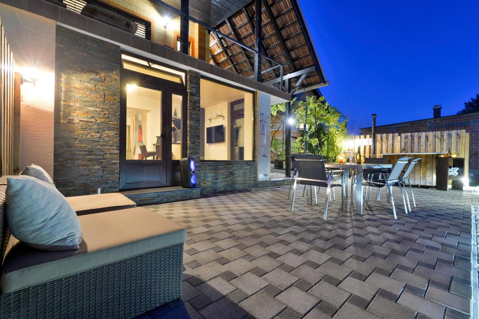 Jura'S Wellness House - Happy Rentals Biskupec Zelinski エクステリア 写真