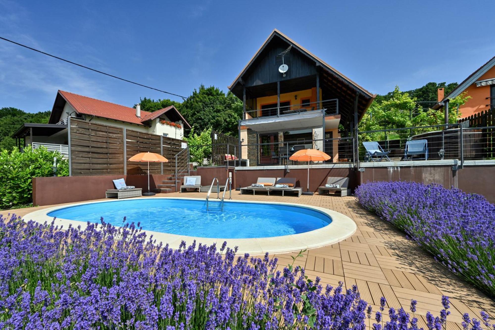 Jura'S Wellness House - Happy Rentals Biskupec Zelinski エクステリア 写真